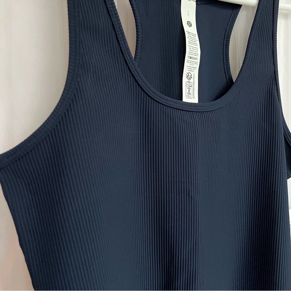 Lululemon Power Pivot Training Tank - Picture 6 of 9